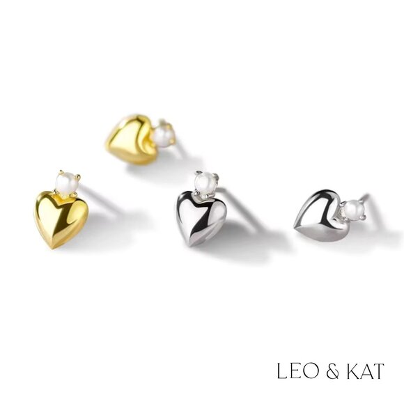 Mother of Pearl Heart Stud Earrings in gold & Silver. 925 Sterling Silver. $1039 - Picture 4 of 6